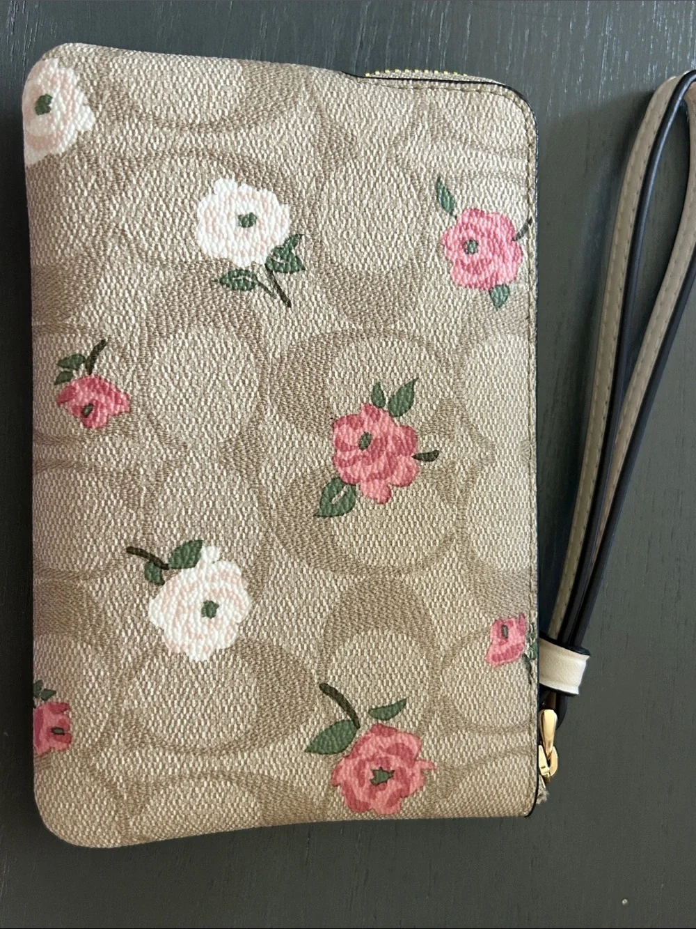 Coach wristlet beige